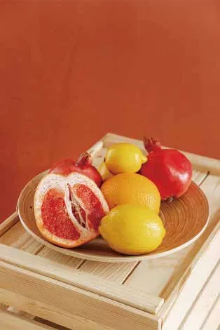 Fruit under high CRI 90+ lighting — vivid true colours