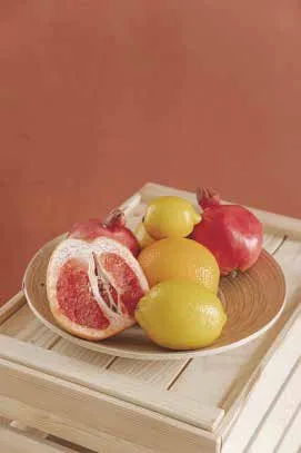 Fruit under low CRI lighting — washed out colours